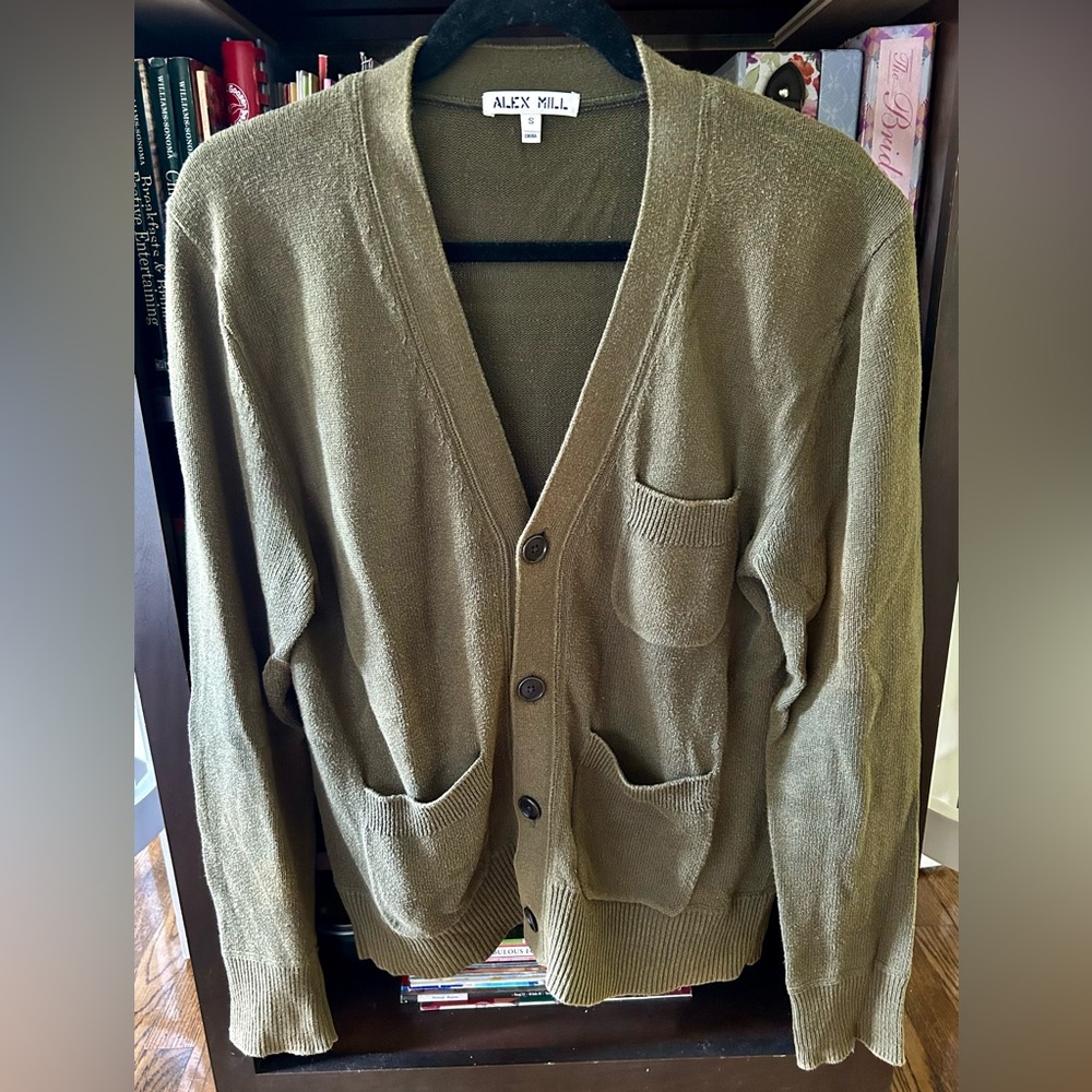ALEX MILL Marshall Cardigan Sweater in Deep Olive Green